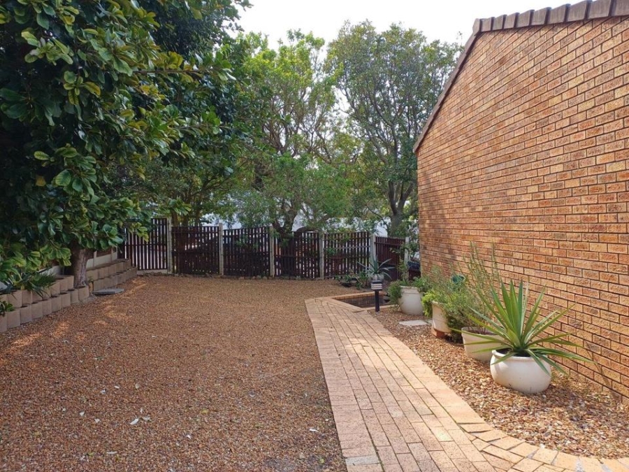 To Let 1 Bedroom Property for Rent in Beach Estate Western Cape